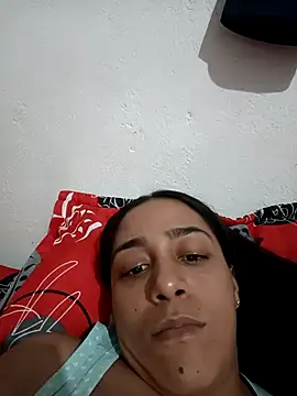 LucyAndBella online show from December 20, 2025, 11:01 pm