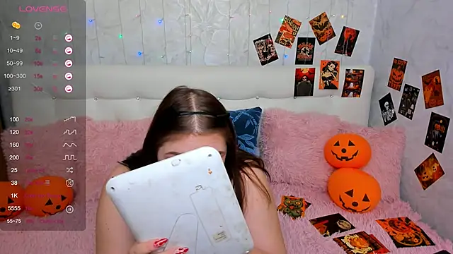 Snapshot of VettaCherry chatting on October 31, 2025, 7:15 pm VettaCherry online show from October 31, 2025, 7:15 pm