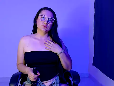 Snapshot of Dulce_fire chatting on October 5, 2025, 2:32 am Dulce fire online show from October 5, 2025, 2:32 am