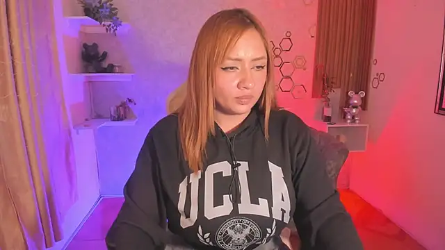 Snapshot of EvelynVega0 chatting on November 14, 2025, 4:11 am EvelynVega0 online show from November 14, 2025, 4:11 am