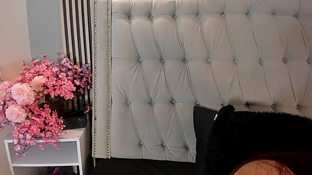 Xiomara Stwart online show from January 7, 2026, 3:09 am