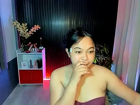 Snapshot of UrFavouriteCravings chatting on November 2, 2025, 4:26 am UrFavouriteCravings online show from November 2, 2025, 4:26 am