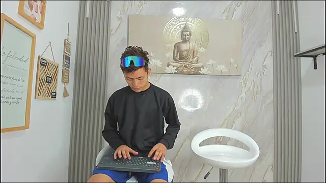 VERY HOT GUYS online show from January 10, 2026, 1:24 pm