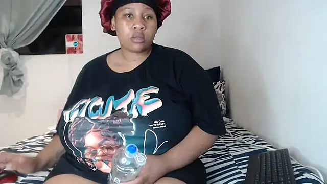 Snapshot of PIXIEBITCHXXX26 chatting on October 14, 2025, 9:26 pm PIXIEBITCHXXX26 online show from October 14, 2025, 9:26 pm