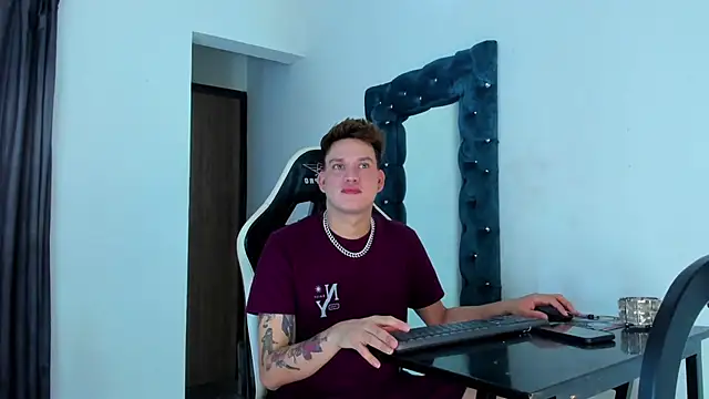 daddys insanee online show from November 11, 2025, 11:54 am