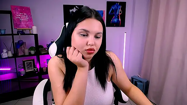 Snapshot of KittyKrissy_ chatting on October 19, 2025, 9:32 am KittyKrissy online show from October 19, 2025, 9:32 am