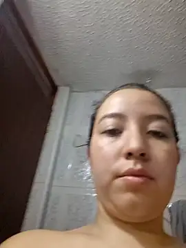 Snapshot of annyaparis chatting on October 4, 2025, 2:42 am annyaparis online show from October 4, 2025, 2:42 am