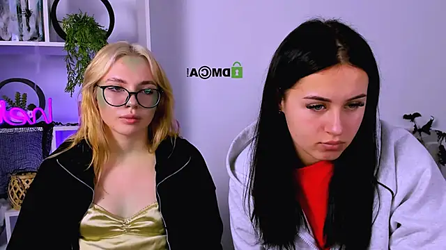 Snapshot of vivy_star1 chatting on November 1, 2025, 8:11 pm vivy star1 online show from November 1, 2025, 8:11 pm