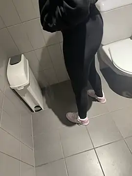 latingangsex online show from January 14, 2026, 7:25 am