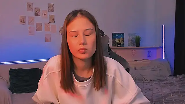 Snapshot of adelle046 chatting on October 2, 2025, 10:55 am adelle046 online show from October 2, 2025, 10:55 am