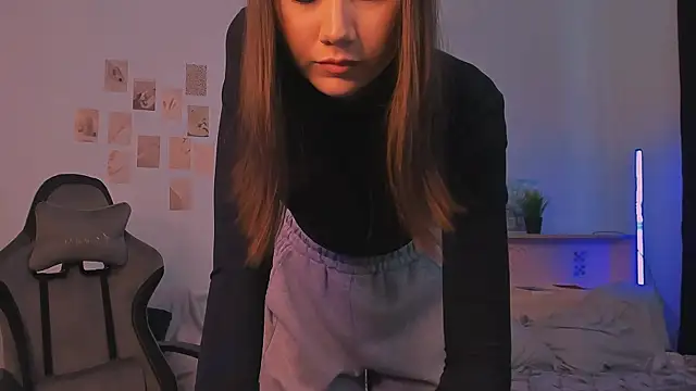 Snapshot of adelle046 chatting on October 3, 2025, 9:50 am adelle046 online show from October 3, 2025, 9:50 am