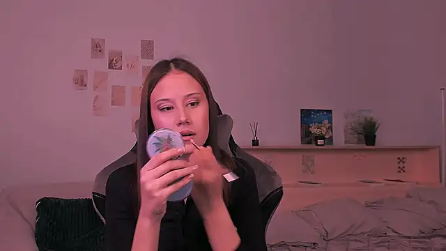 Snapshot of adelle046 chatting on October 10, 2025, 12:59 pm adelle046 online show from October 10, 2025, 12:59 pm