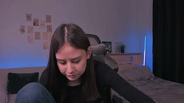 Snapshot of adelle046 chatting on October 17, 2025, 11:57 am adelle046 online show from October 17, 2025, 11:57 am