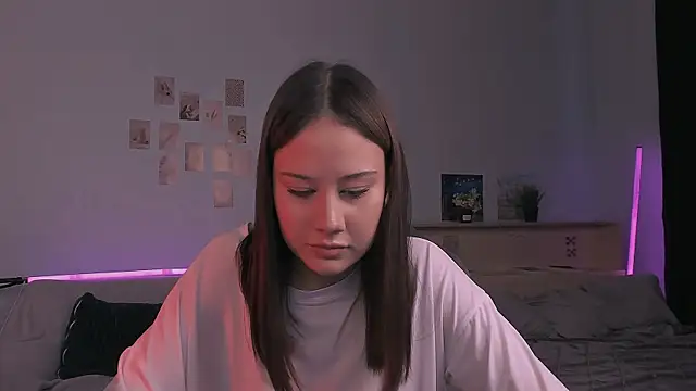 Snapshot of adelle046 chatting on November 2, 2025, 11:01 am adelle046 online show from November 2, 2025, 11:01 am