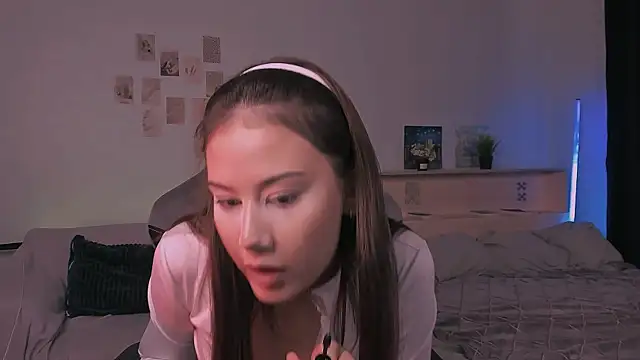 Snapshot of adelle046 chatting on November 6, 2025, 7:20 am adelle046 online show from November 6, 2025, 7:20 am