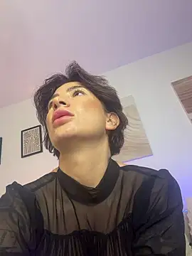 Snapshot of VioFemme chatting on November 11, 2025, 2:39 pm VioFemme online show from November 11, 2025, 2:39 pm