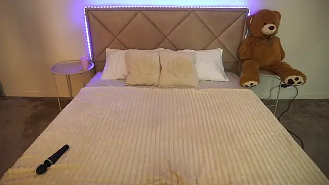 IsabelleDiorr online show from June 15, 2026, 7:38 pm