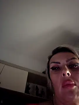 KirraWhite online show from October 30, 2025, 4:14 am