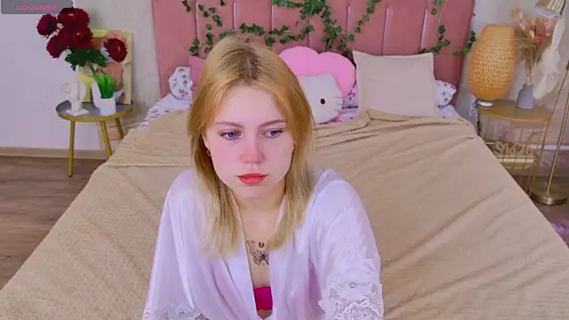 Stellahaart online show from October 6, 2025, 5:05 am