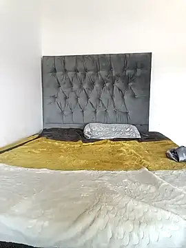 MissBubbles04 online show from October 14, 2025, 8:59 am