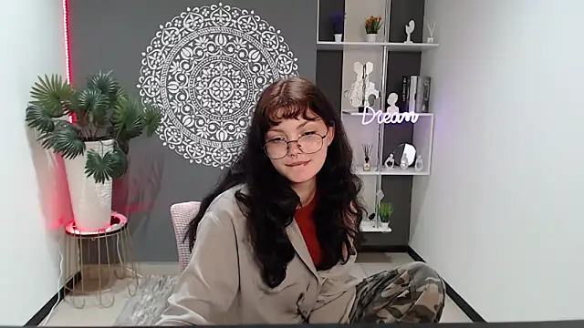 Snapshot of MileyRood chatting on October 1, 2025, 1:55 am MileyRood online show from October 1, 2025, 1:55 am