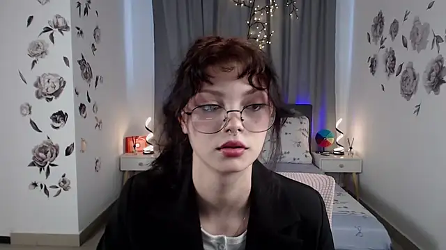 Snapshot of MileyRood chatting on October 1, 2025, 11:22 pm MileyRood online show from October 1, 2025, 11:22 pm