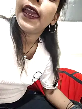 Snapshot of Unique_girls90 chatting on October 19, 2025, 1:56 pm Unique girls90 online show from October 19, 2025, 1:56 pm