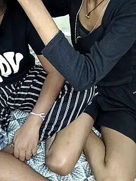 Snapshot of Unique_girls90 chatting on November 15, 2025, 10:56 am Unique girls90 online show from November 15, 2025, 10:56 am