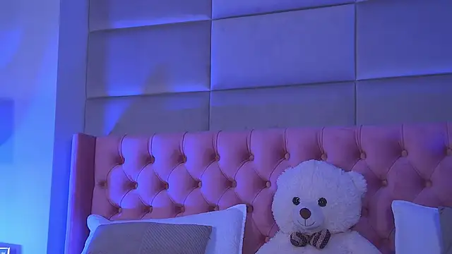 AmyraMoon online show from October 11, 2025, 4:12 am