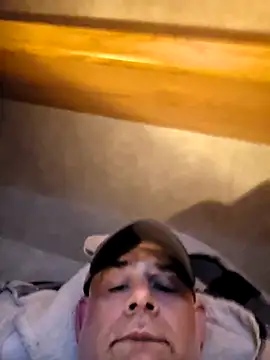 Snapshot of DeeBestEver chatting on October 8, 2025, 3:53 pm DeeBestEver online show from October 8, 2025, 3:53 pm