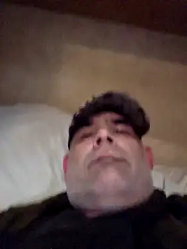 Snapshot of DeeBestEver chatting on October 29, 2025, 10:44 pm DeeBestEver online show from October 29, 2025, 10:44 pm