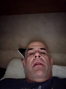 Snapshot of DeeBestEver chatting on November 10, 2025, 5:45 pm DeeBestEver online show from November 10, 2025, 5:45 pm