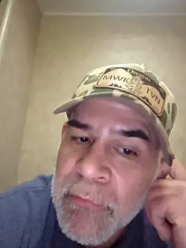 DeeBestEver online show from December 18, 2025, 6:36 pm