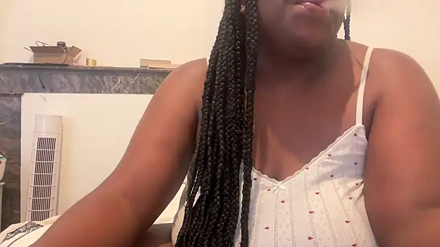 Snapshot of nanaisbackk chatting on October 21, 2025, 5:19 am nanaisbackk online show from October 21, 2025, 5:19 am