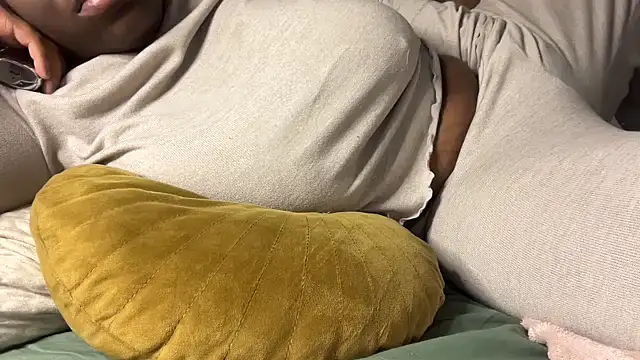 Snapshot of nanaisbackk chatting on October 27, 2025, 7:56 am nanaisbackk online show from October 27, 2025, 7:56 am