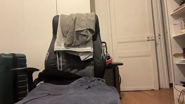 nanaisbackk online show from February 26, 2026, 11:04 pm