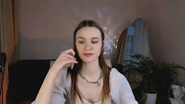 Snapshot of PollyMayer chatting on October 2, 2025, 6:42 am PollyMayer online show from October 2, 2025, 6:42 am