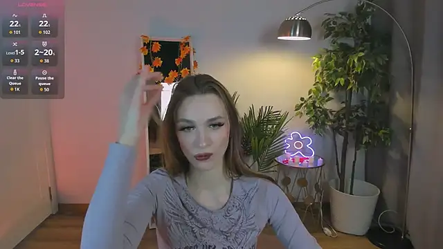 PollyMayer online show from October 23, 2025, 8:40 pm