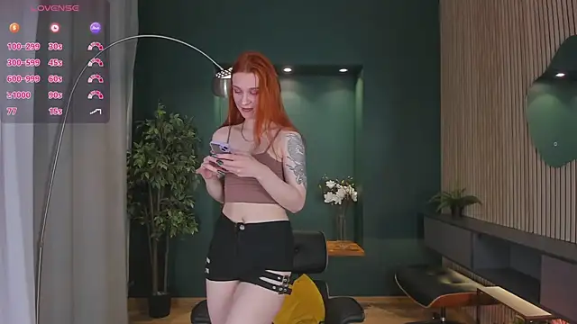 Snapshot of PollyMayer chatting on July 8, 2026, 8:46 pm PollyMayer online show from July 8, 2026, 8:46 pm