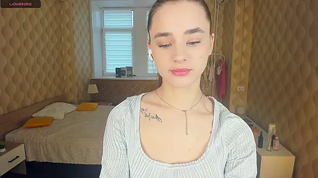 Snapshot of JinnyMcie chatting on November 9, 2025, 10:02 am JinnyMcie online show from November 9, 2025, 10:02 am