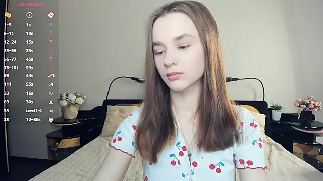 JinnyMcie online show from April 14, 2026, 7:25 am