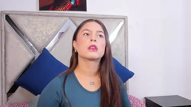 Snapshot of mia_fox4 chatting on November 5, 2025, 2:28 pm mia fox4 online show from November 5, 2025, 2:28 pm