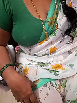 Snapshot of Tamil_Ammani chatting on October 10, 2025, 6:07 pm Tamil Ammani online show from October 10, 2025, 6:07 pm