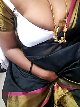 Snapshot of Tamil_Ammani chatting on October 17, 2025, 4:42 pm Tamil Ammani online show from October 17, 2025, 4:42 pm