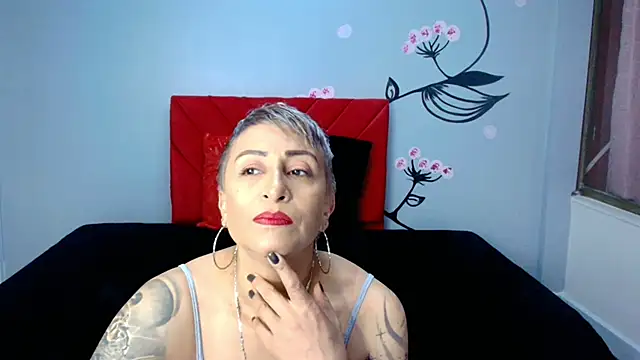Snapshot of Charlotte__Gray chatting on October 25, 2025, 12:23 pm Charlotte Gray online show from October 25, 2025, 12:23 pm