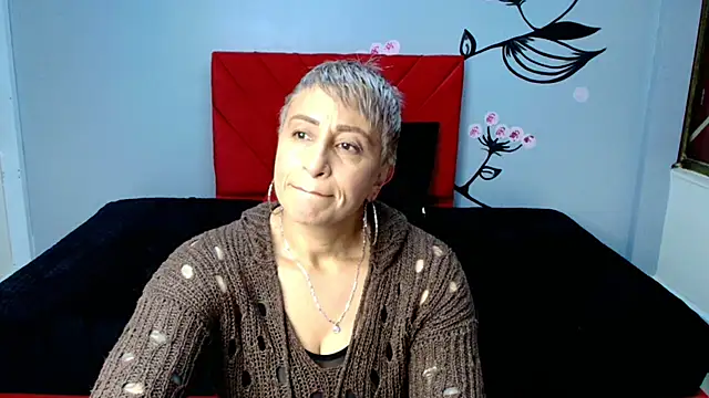 Snapshot of Charlotte__Gray chatting on October 29, 2025, 12:18 pm Charlotte Gray online show from October 29, 2025, 12:18 pm