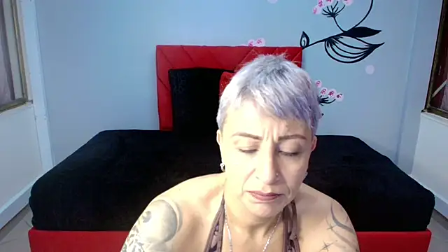 Snapshot of Charlotte__Gray chatting on November 8, 2025, 12:16 pm Charlotte Gray online show from November 8, 2025, 12:16 pm