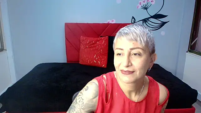 Snapshot of Charlotte__Gray chatting on November 10, 2025, 12:15 pm Charlotte Gray online show from November 10, 2025, 12:15 pm