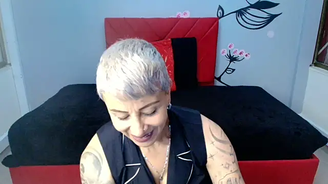 Snapshot of Charlotte__Gray chatting on November 11, 2025, 12:27 pm Charlotte Gray online show from November 11, 2025, 12:27 pm