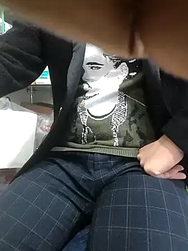 chougegg0214 online show from November 6, 2025, 5:52 am